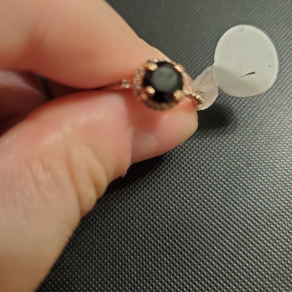 Fragrant Jewels Black Stone Gold Ring - Picture 3 of 4